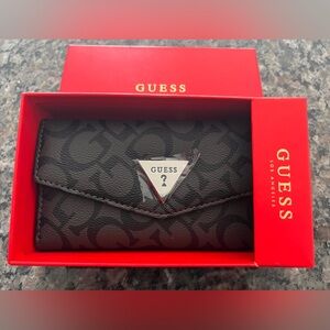 Guess women’s wallet